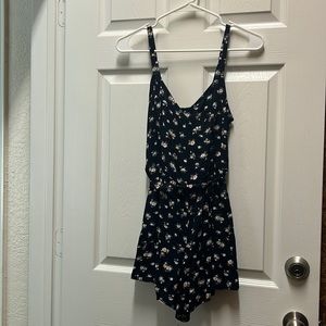 Hollister Romper size M